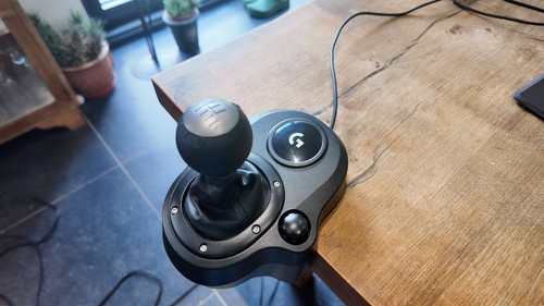 Logitech driving force - logitech,